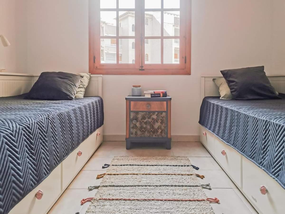 Casa Del Angel , Cosy 2 Bed Apartment,150M From Playa Los Locos Plus Beautiful Swimming Pool Torrevieja Exterior foto